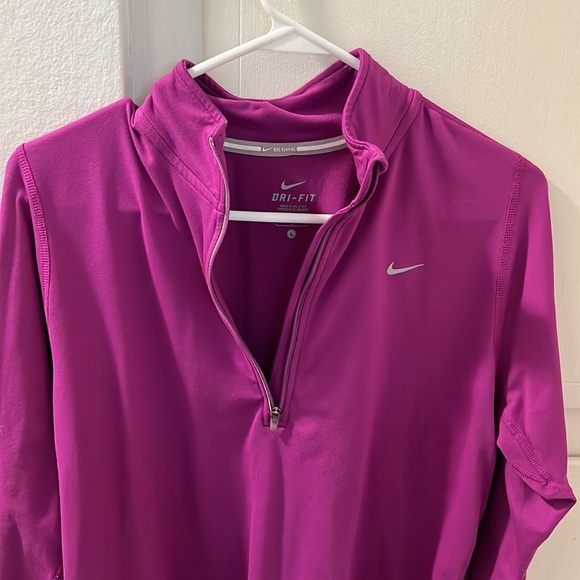 Nike Pullover - Picture 3 of 7